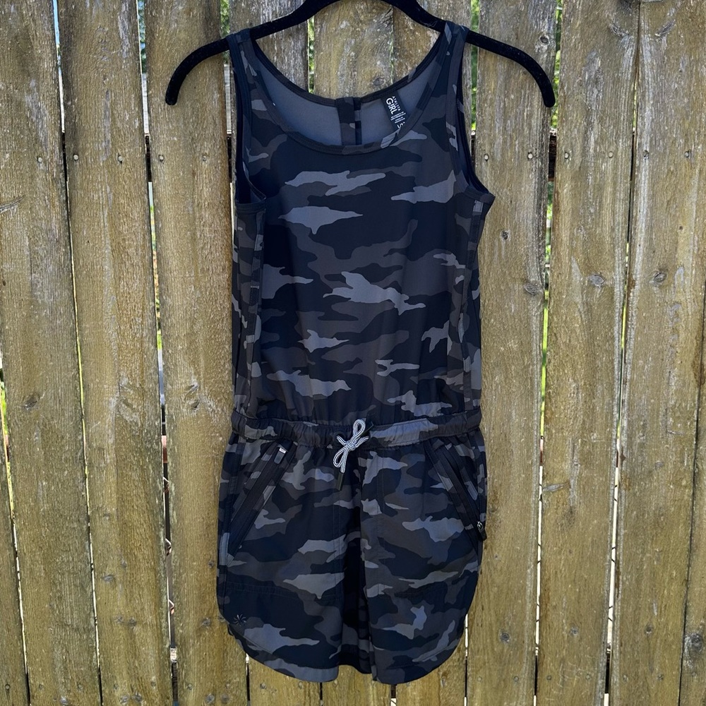 Athleta Girl Girl on the Go Romper Black Camo Sz L 12